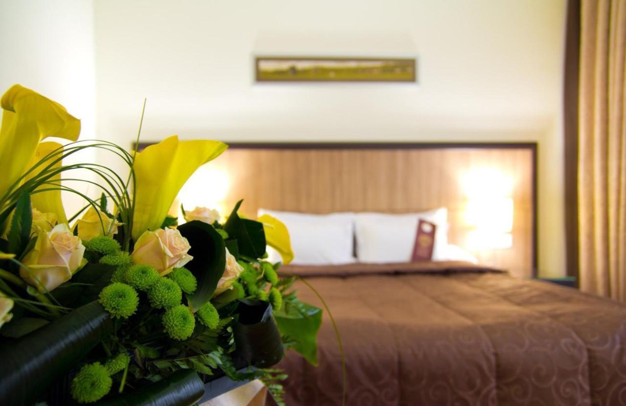 Park-Hotel Kidev Chubynske Habitación foto
